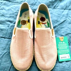 Olukai Women’s Kaula Pa’a Kapa NWT Size 8 Color Rose Sea Salt. Brand New unworn